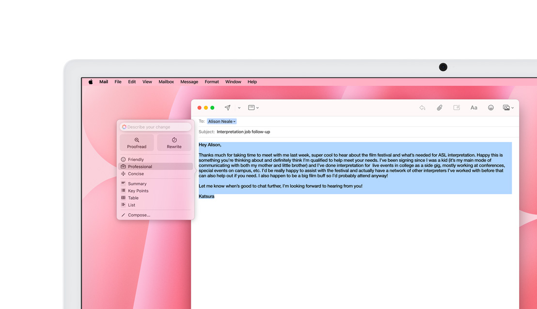 Image d’un écran avec les outils d’écriture d’Apple Intelligence, illustrant comment modifier un bloc de texte.