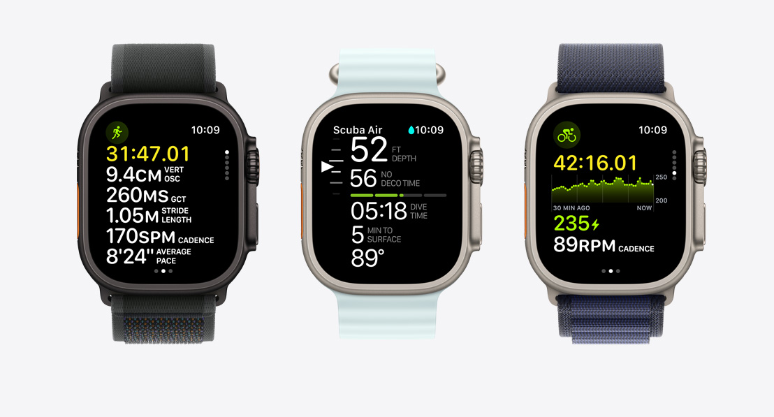 Tre Apple Watch Ultra 2 som visar träningsstatistik. En för löpning, en för dykning och en för cykling.